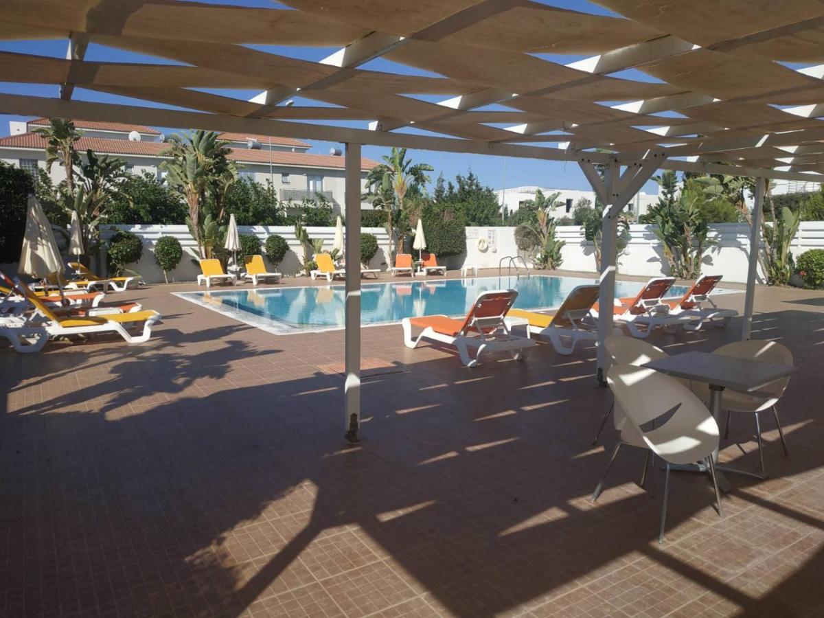 Cosy Apartment In A Luxury Resort Paralimni Exterior foto